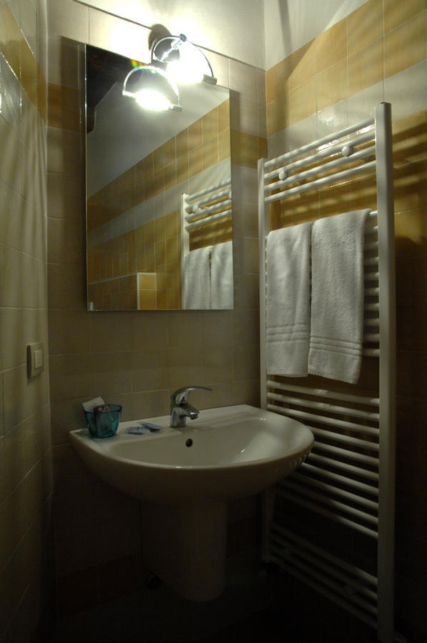 Albergo Parigi Arsie Habitación foto